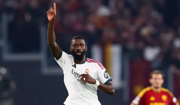 ريمونتادا مجنونة تنقذ ريال مدريد من أنياب ذئاب روما