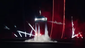 "تسلا" تكشف عن سيارة Roadster الجديدة بمحركات دفع باردة من "سبيس إكس"