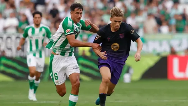 برشلونة يضرب بيتيس بخماسية في الدوري الاسباني