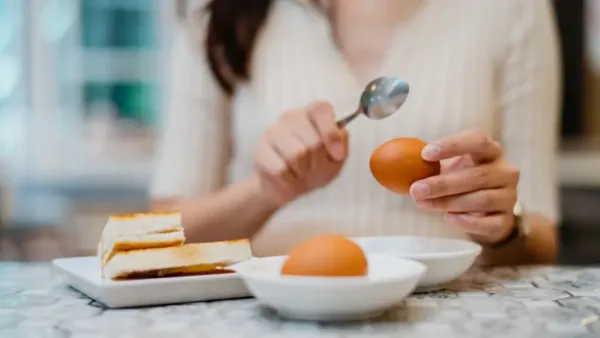 بيضة كل صباح.. ماذا تفعل بجسمك بعد شهر من تناولها يوميًا؟