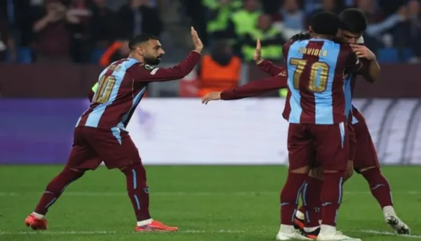 أهداف مباراة طرابزون سبور ضد هارتز.. محمد صلاح يسجل ويصنع