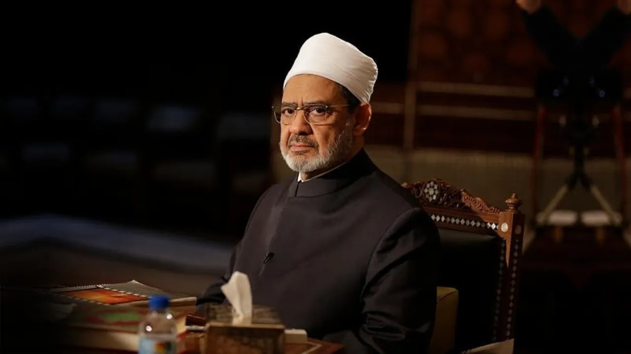 شيخ الأزهر يصف الاعتداءات على مكة بـ"الآثمة".. ويطالب بوقفها فوراً