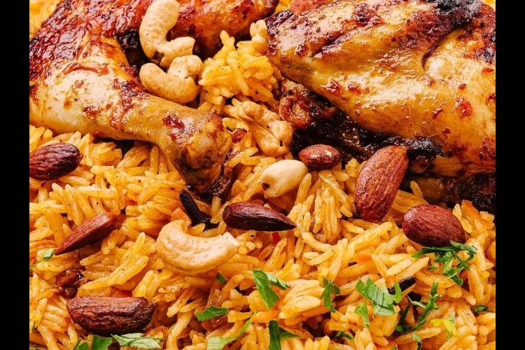 أرز المسخن بالبصل والسماق