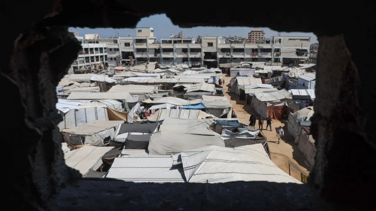 وفاة طفلتين إثر حريق اندلع في خيمة للنازحين بغزة